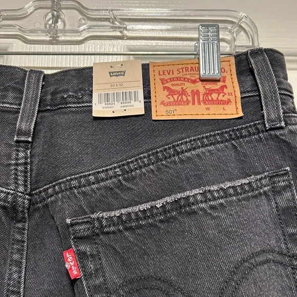 Levi's 501 Orginal Fit NWT 30x32 - Picture 7 of 7